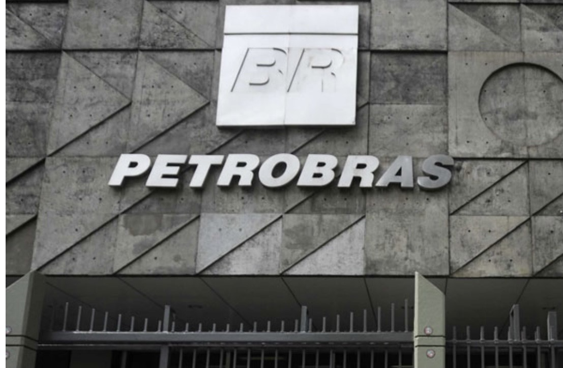 A Busca por Equilíbrio na Petrobras, na balança: preços e lucratividade 
