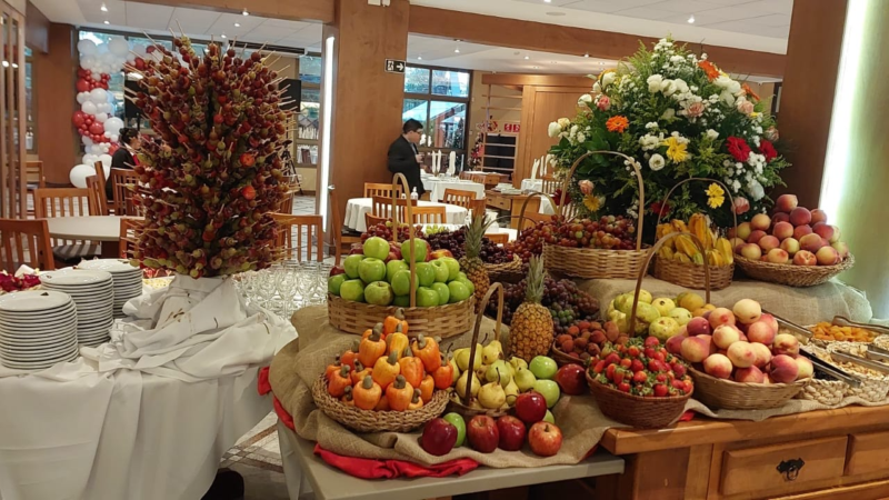 Ceia de Natal e Réveillon na Churrascaria Estância: Rodízio de carnes nobres, espumante cortesia e visita do Papai Noel